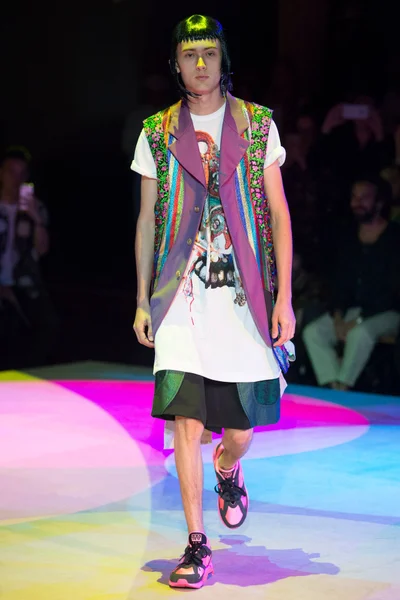 Look 29